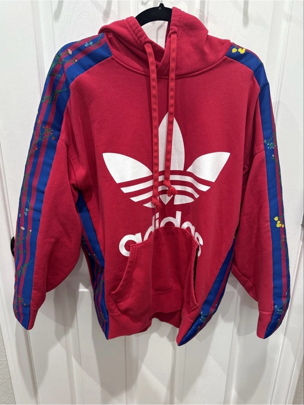 adidas Originals Trefoil Hoodie Womens Small Floral 3 Stripe Red Pullover ED4768 - Picture 2 of 9